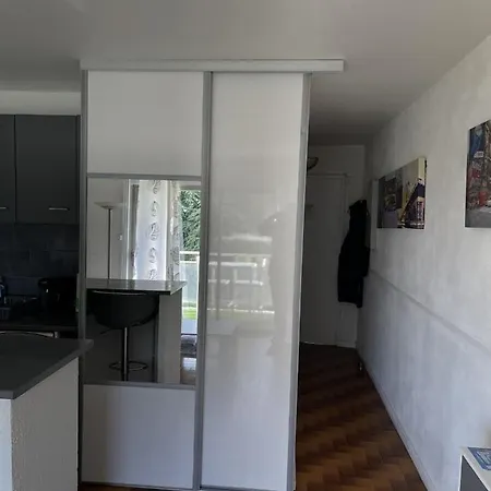 Joli Studio Avec Apercu Mer Et Acces Mer Appartamento La Ciotat